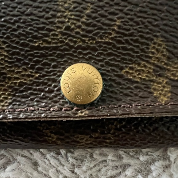 Louis Vuitton Monogram Vintage Keyholder - Picture 5 of 5